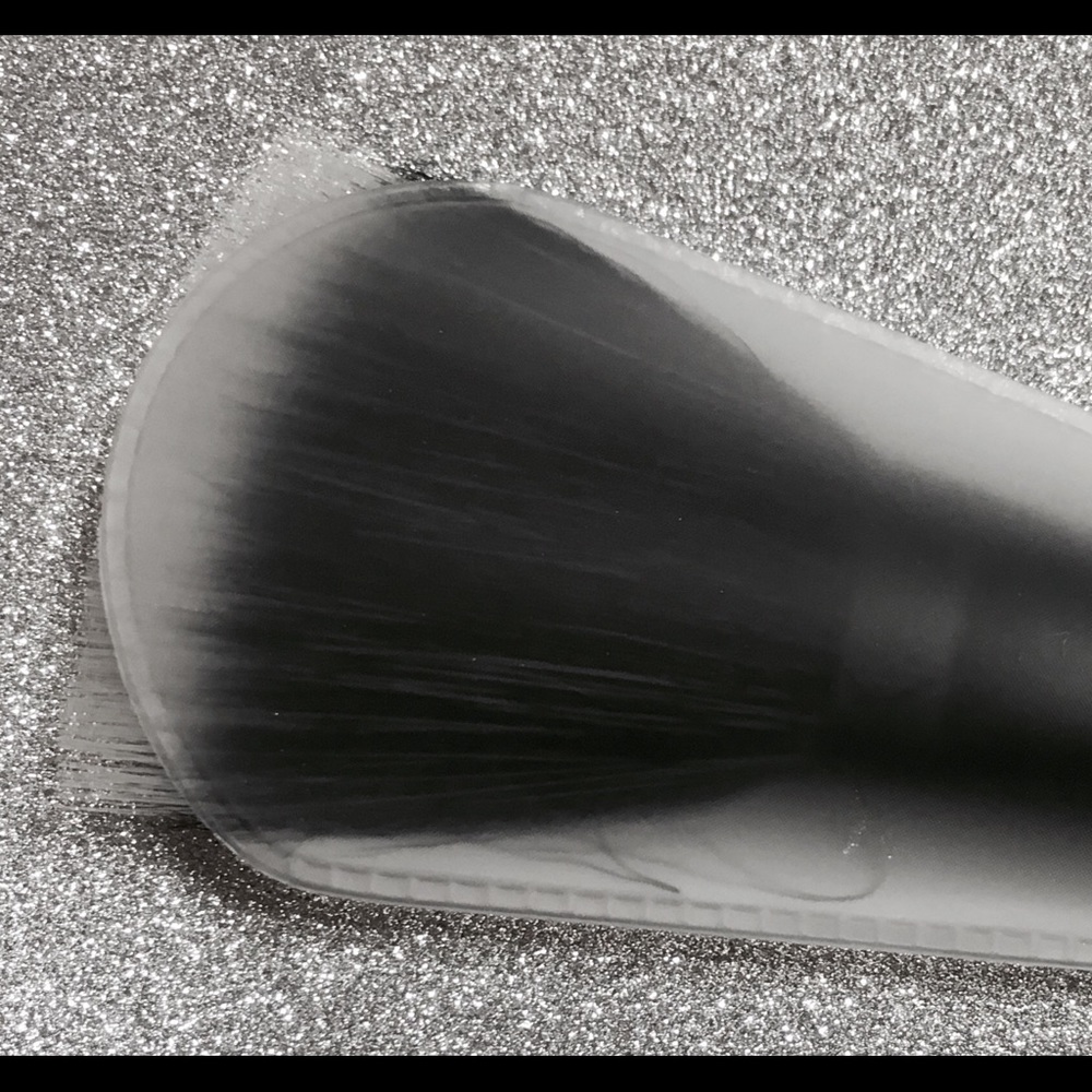 BareMinerals Contour & Blend Fan Brush New