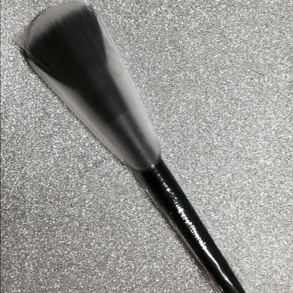 BareMinerals Contour & Blend Fan Brush New - Picture 2 of 4
