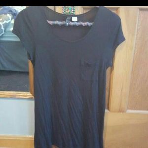 H&M black pocket tee