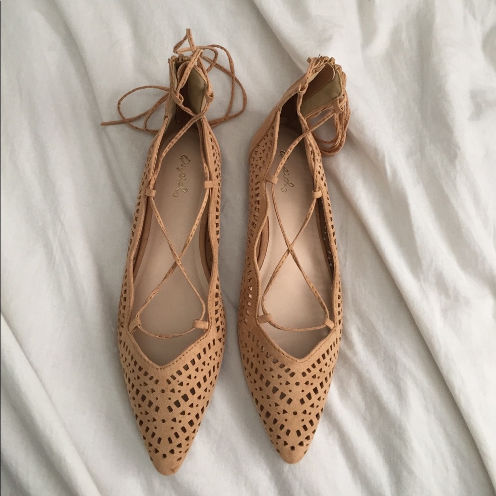 Light brown cutout lave up flats - Picture 3 of 4