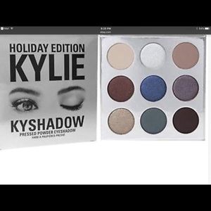 Kylie's HOLIDAY shadow palette