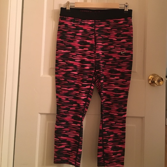 Nike workout Capri pants