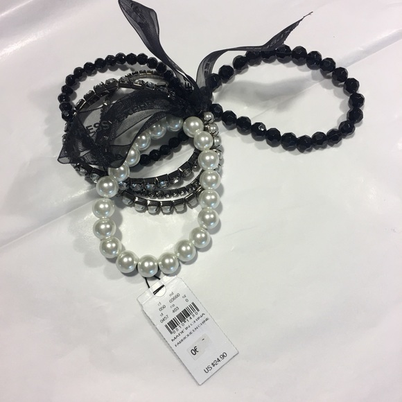 ❣️Sale • Express Black & White Bracelets - Picture 4 of 4