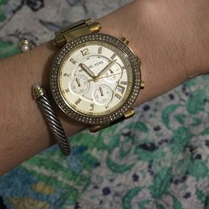 Michael kors watch in gold