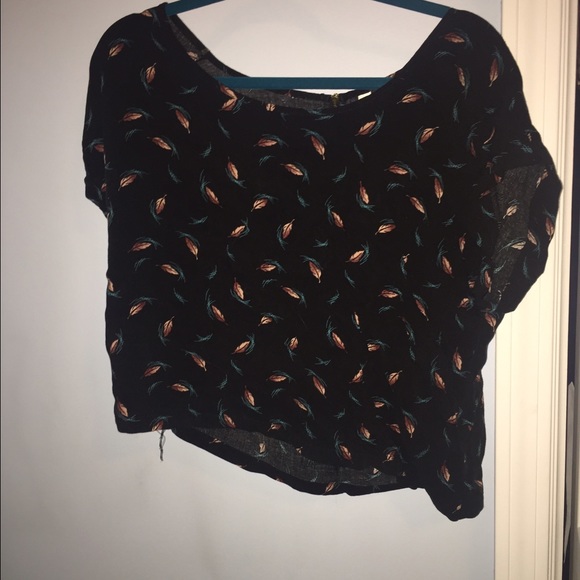 Cute crop black and feathered top