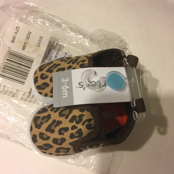 Carters baby slip on shoes - Picture 1 of 4