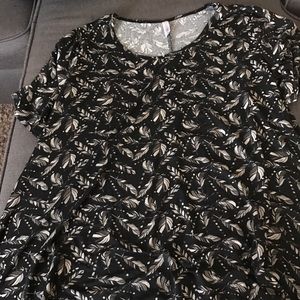 LulaRoe Irma feather shirt