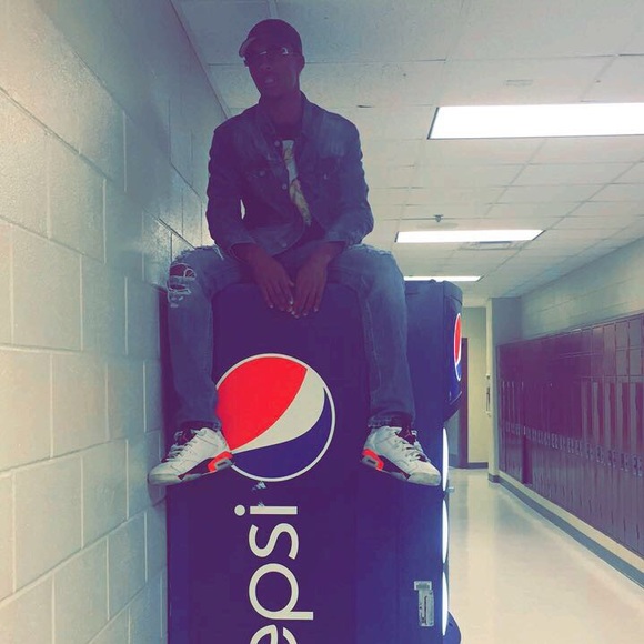 Meet your Posher, Ramel - Picture 1 of 1