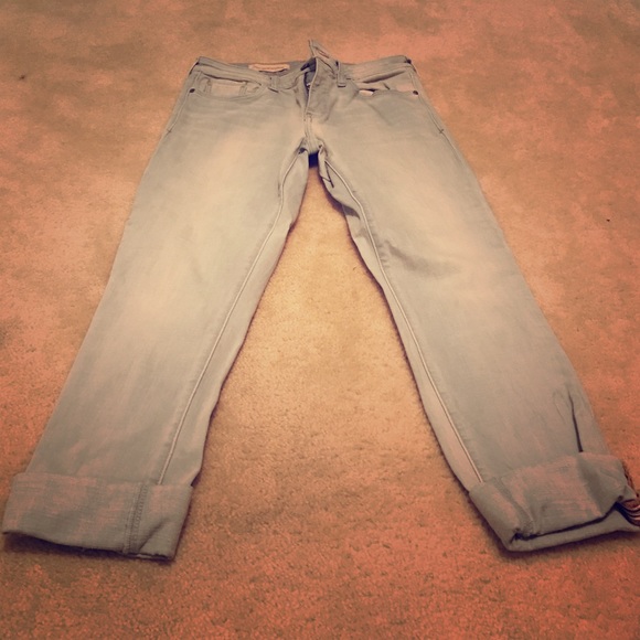 Light wash ankle length pilcro jeans