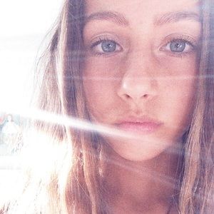 Meet your Posher, Elise