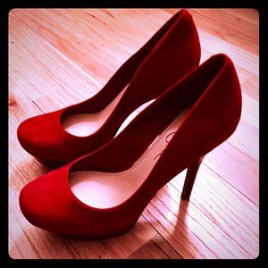 ✨HP 12/19✨ Red Platform Pumps 👠