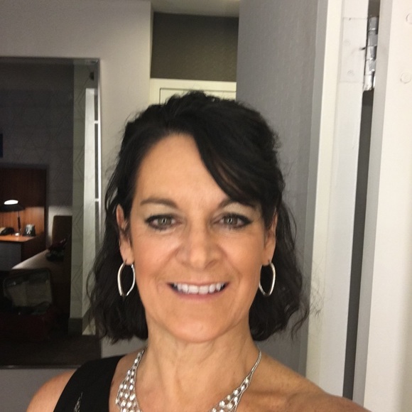 Meet your Posher, Carla - Picture 1 of 1