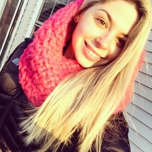 Meet your Posher, Caroline