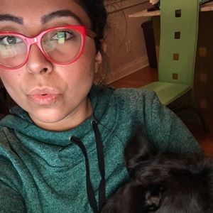 Meet your Posher, Esmeralda