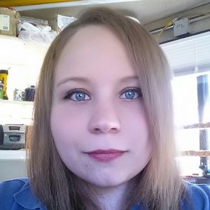 Meet your Posher, Holly