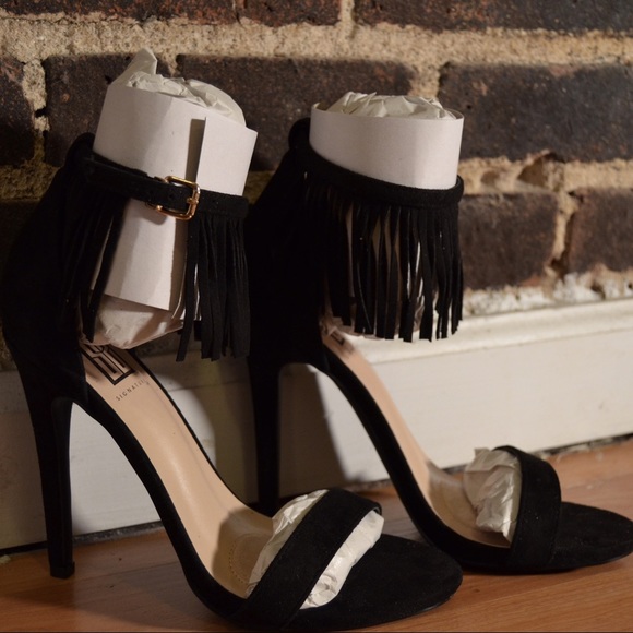 SALE🌷Black Velvet Stilettos