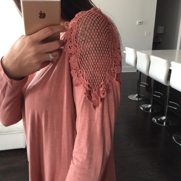 Crochet Cold Shoulder Top - Picture 3 of 4
