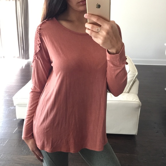 Crochet Cold Shoulder Top - Picture 4 of 4