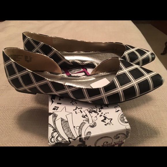 Black and white Plaid flats