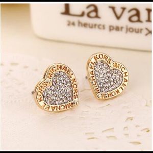 Letter type with diamond earrings