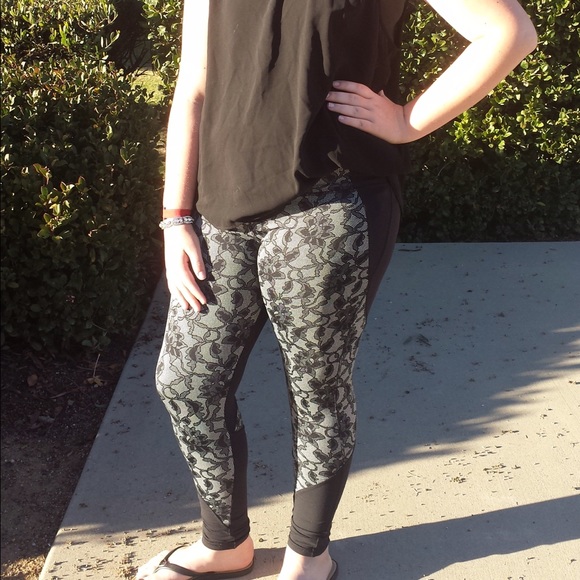 Cynthia Rowley Pants - NEW Cynthia Rowley Yoga Leggings
