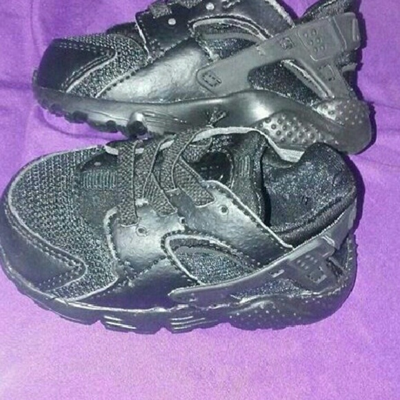 Sneakers - Picture 1 of 1