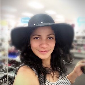 Meet your Posher, Daymara