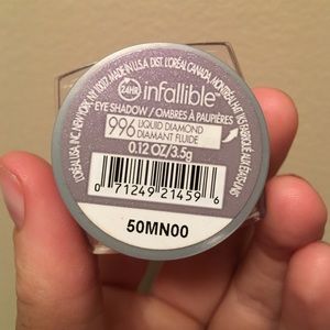 Two L'Oréal infallible eyeshadows