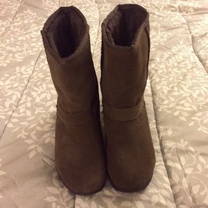 Brown skechers shape up boots size 10