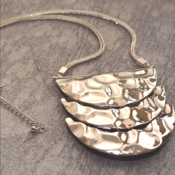 ⚜Artfully Hand-Hammered Half Moon Necklace⚜ - Picture 4 of 5