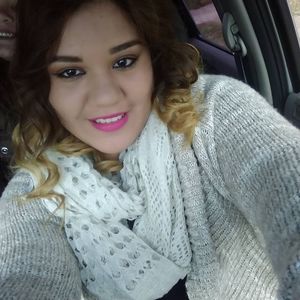 Meet your Posher, Dinora