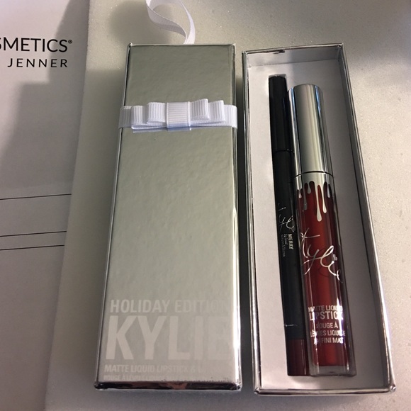KYLIE COSMETICS merry lip kit. SOLD - Picture 1 of 4