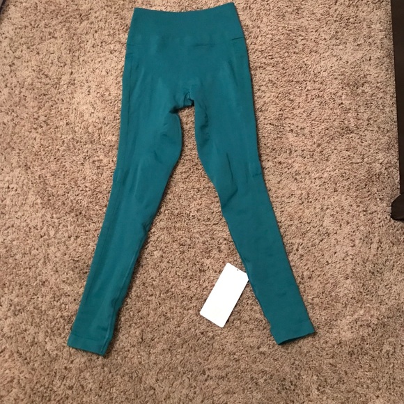 Full length lululemon Zone in Tight