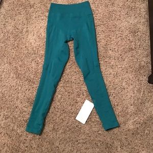 Full length lululemon Zone in Tight