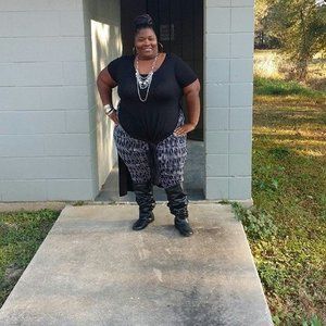 Meet your Posher, Shelly