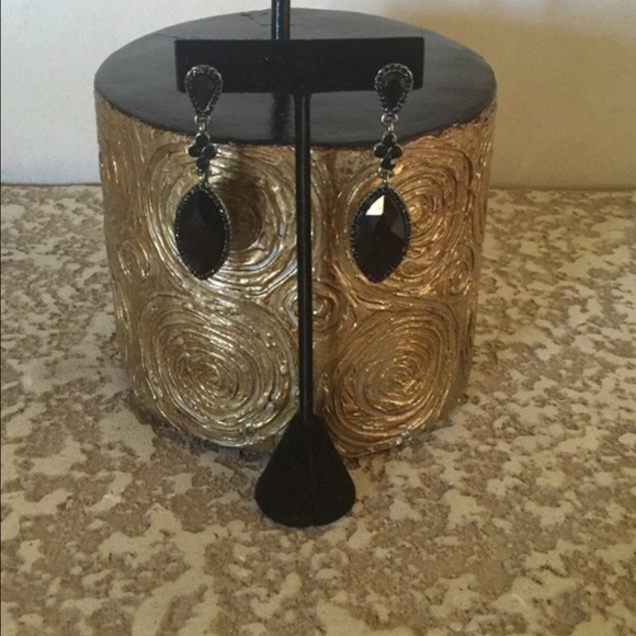 ⚜Austrian Crystal Party Earrings⚜ - Picture 2 of 3