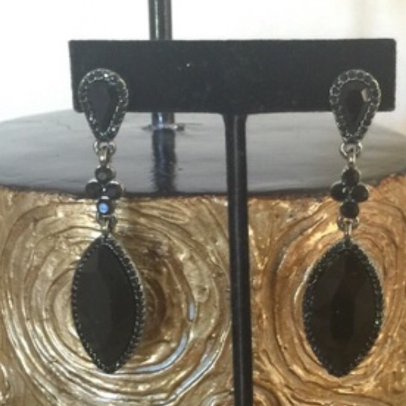 ⚜Austrian Crystal Party Earrings⚜ - Picture 3 of 3