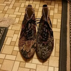 vans tapestry booties