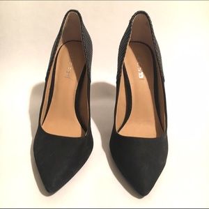 JOE'S JEANS Black Suede Pumps