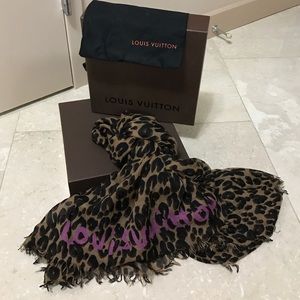 LOUIS VUITTON Leopard Silk Cashmere Scarf