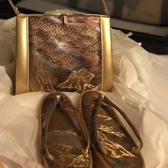 Japan authentic kimono gold zori w/ matching bag