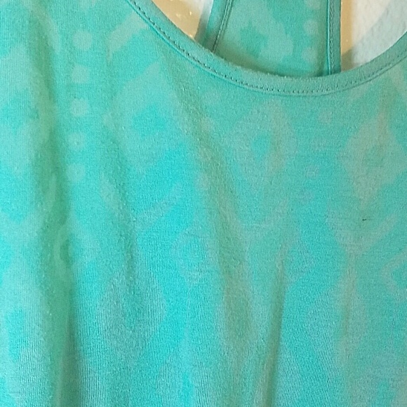 GUESS Razor Back Tank Top - Picture 2 of 4