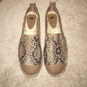 H&M size 41 women's snake design espadrilles.