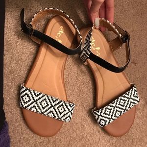 Toes and ankle strap sandals