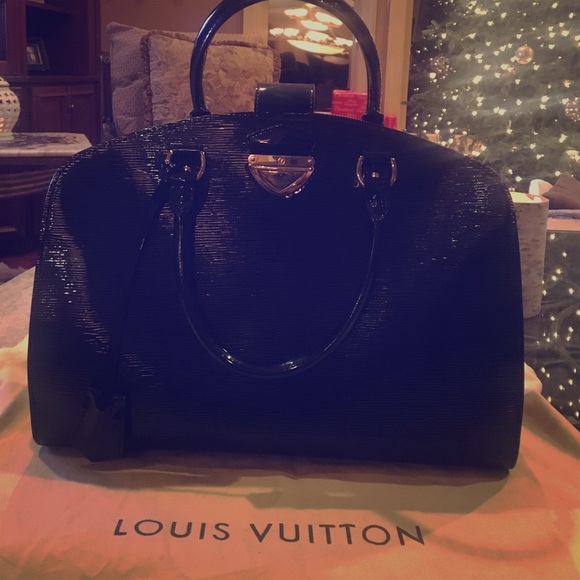 Louis Vuitton Pont-Neuf