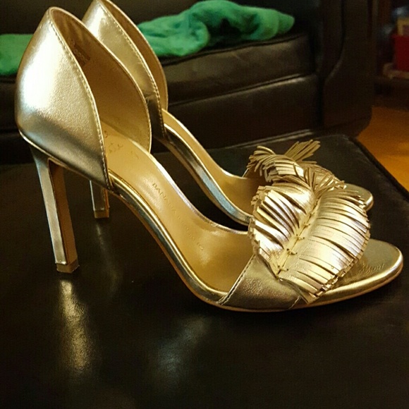 Women's gold Banana Republic heels size 8