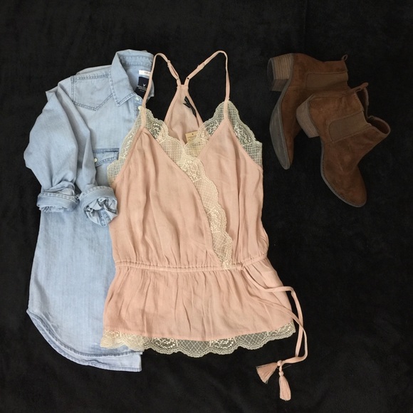 American Eagle Outfitters Tops - NWT American Eagle Lace Peplum Cami