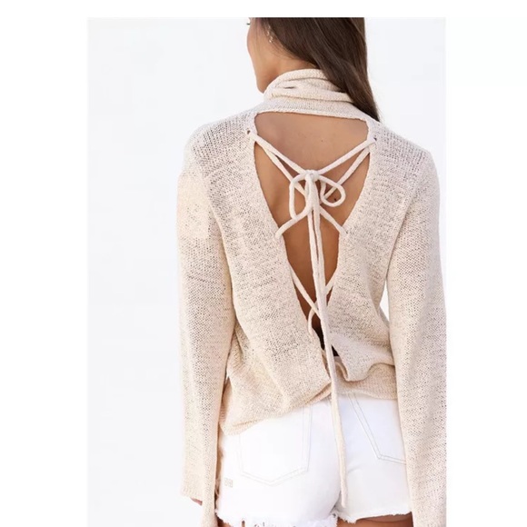 Host Pick! 🎂Tie Me Up• Boho Bell Sleeve Top - Picture 3 of 4