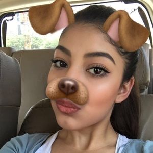 Meet your Posher, Alejandra