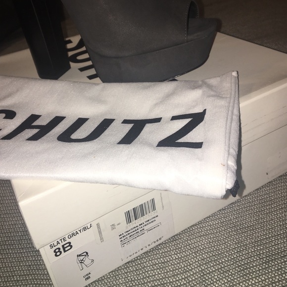 💟SOLD💟 Schutz Platform Heel - Size 8 - Brand New - Picture 4 of 4